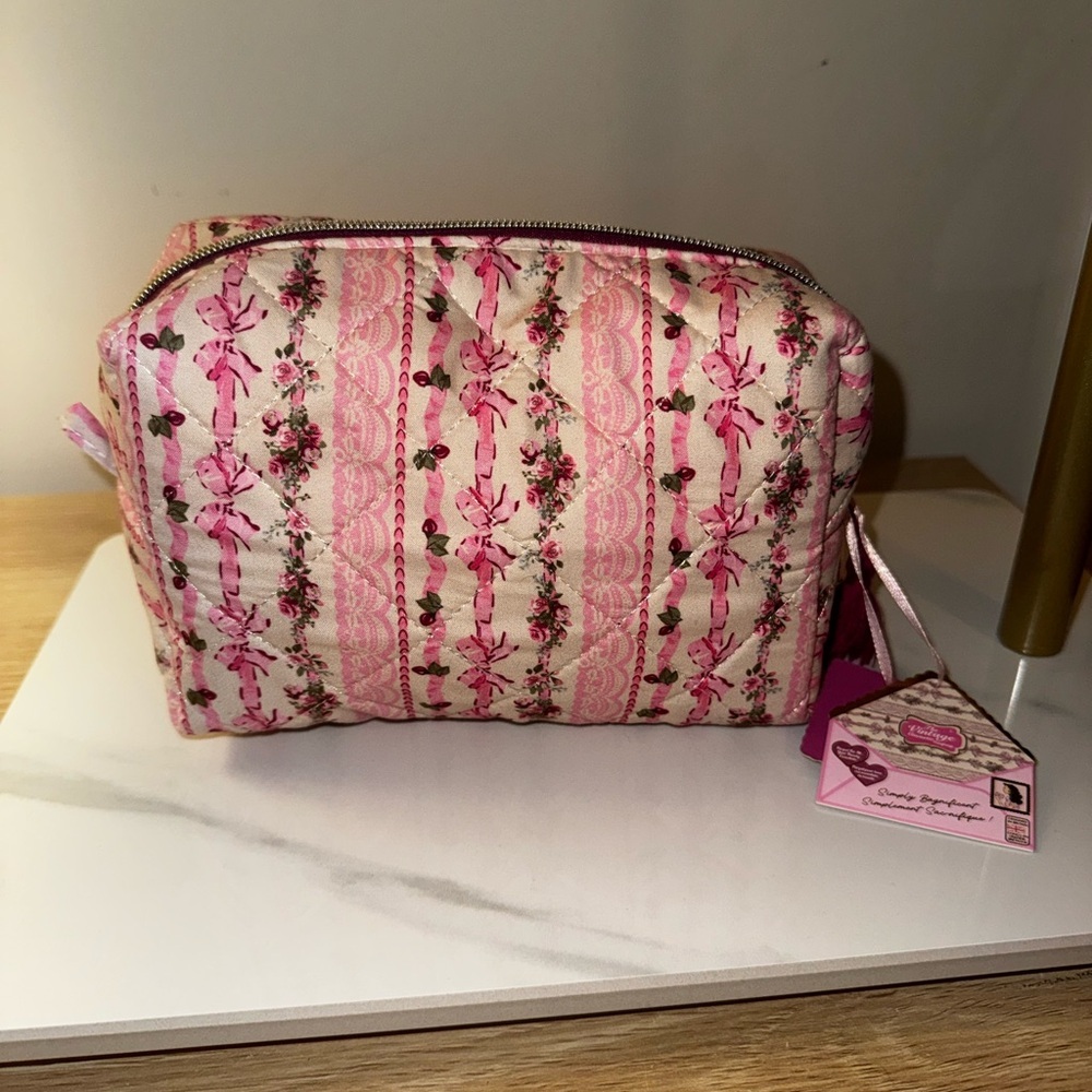 Vintage Pink Floral Cosmetic Bag NWT